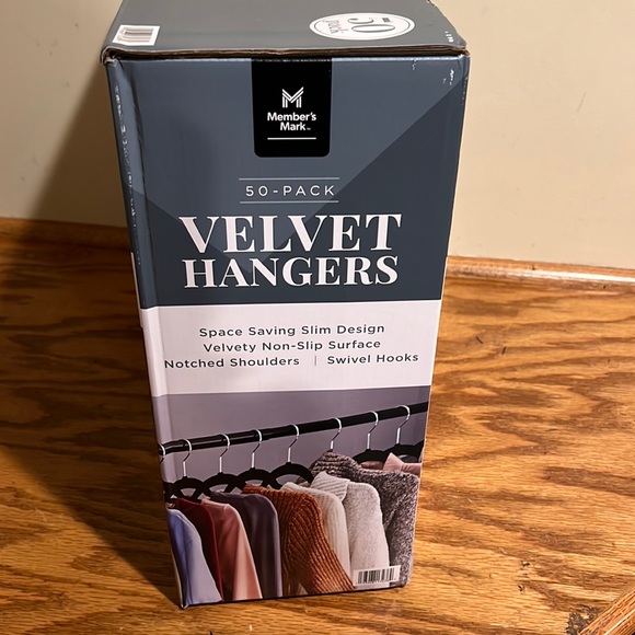 50 Pack Non-Slip Velvet Hangers - Picture 4 of 9